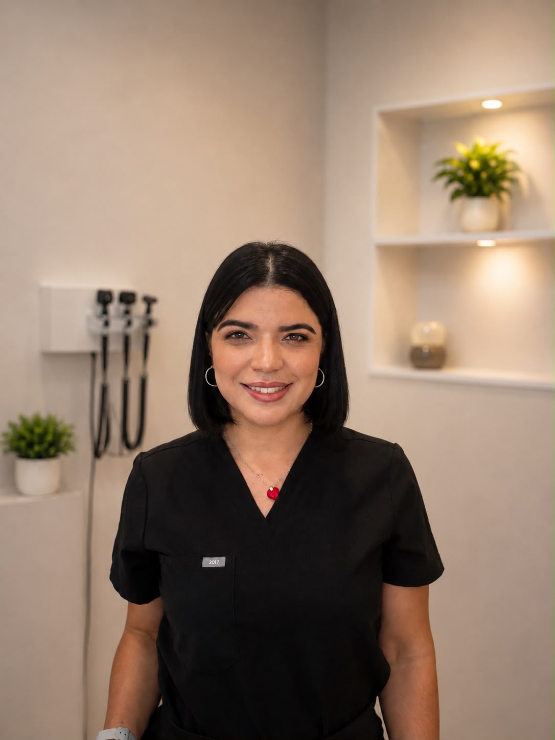Dra. Francina Toribio Blanco en su consultorio